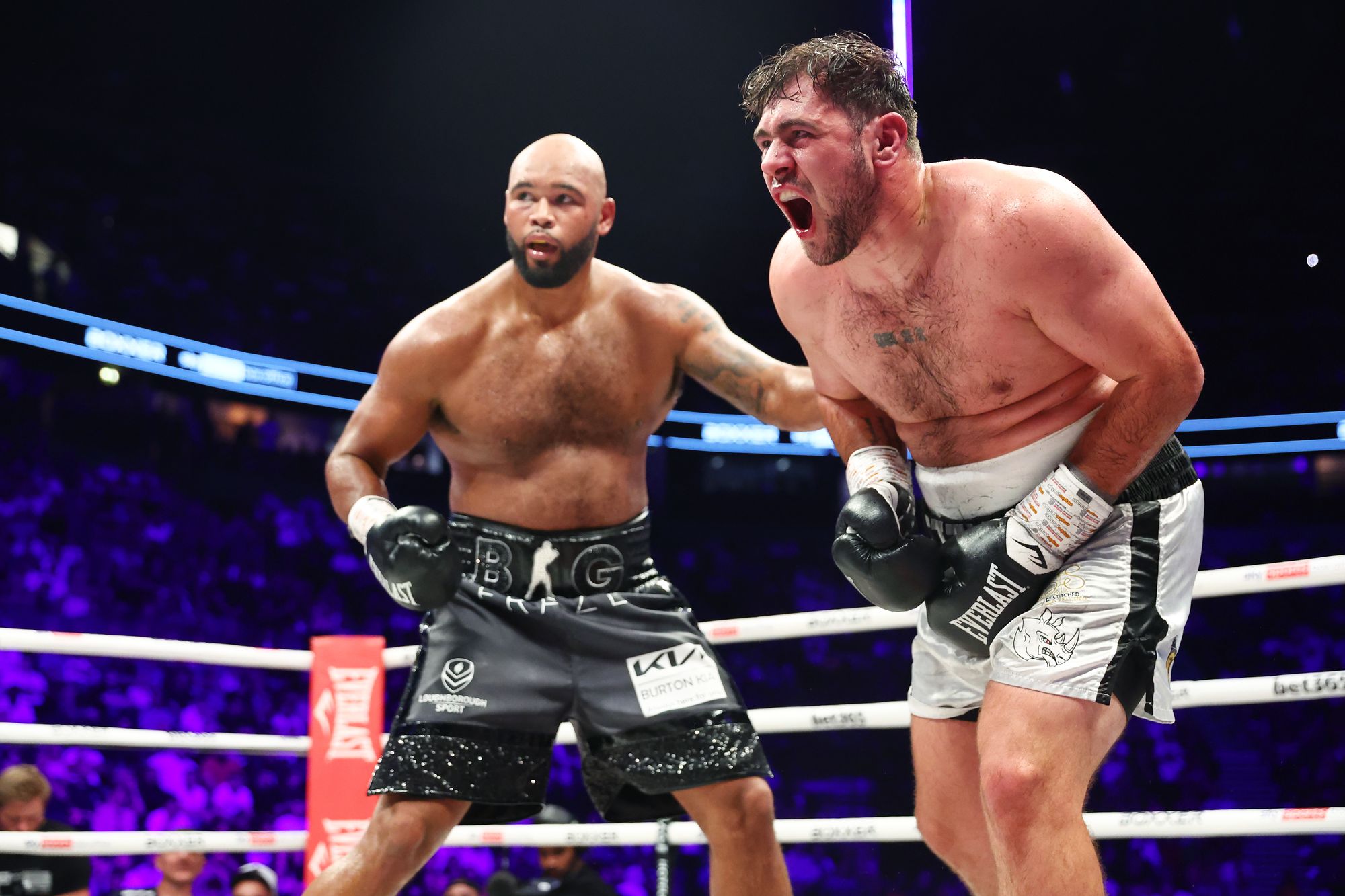 Allen durante su extraña derrota ante Frazer Clarke