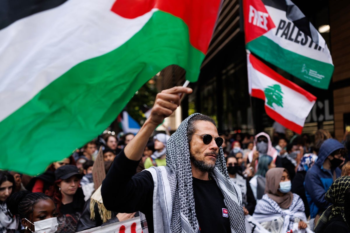 https://static.independent.co.uk/2025/10/07/17/08/Students-From-London-Universities-Hold-March-For-Palestine-hg2f25qq.jpeg?trim=0,0,1,0&width=1200&height=800&crop=1200:800