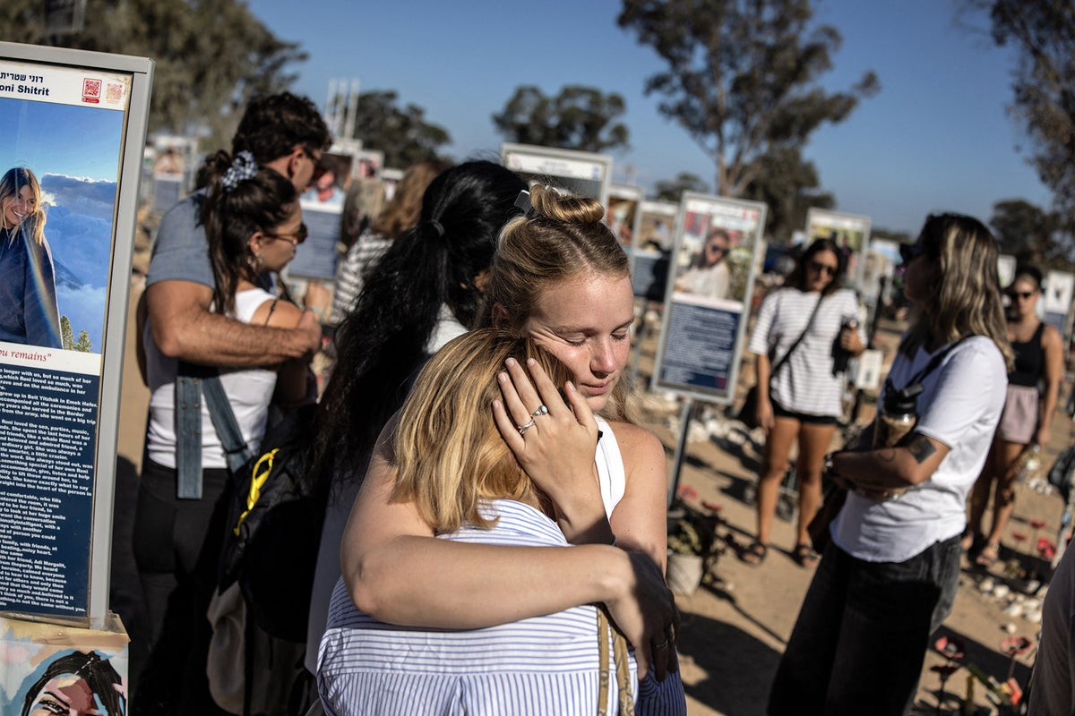 Netanyahu enrages families after using incorrect hostages figure as poll ...