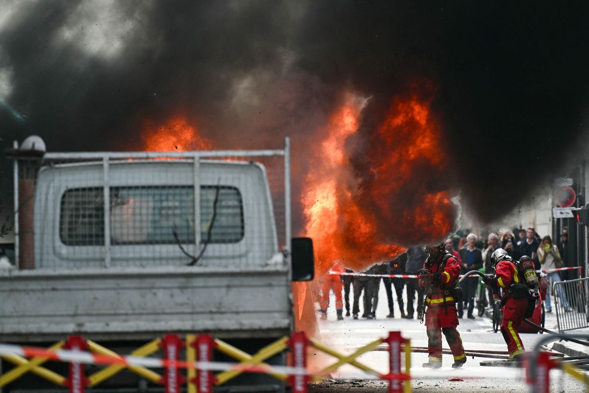 Explosions as van erupts in flames near French prime minister’s office in Paris