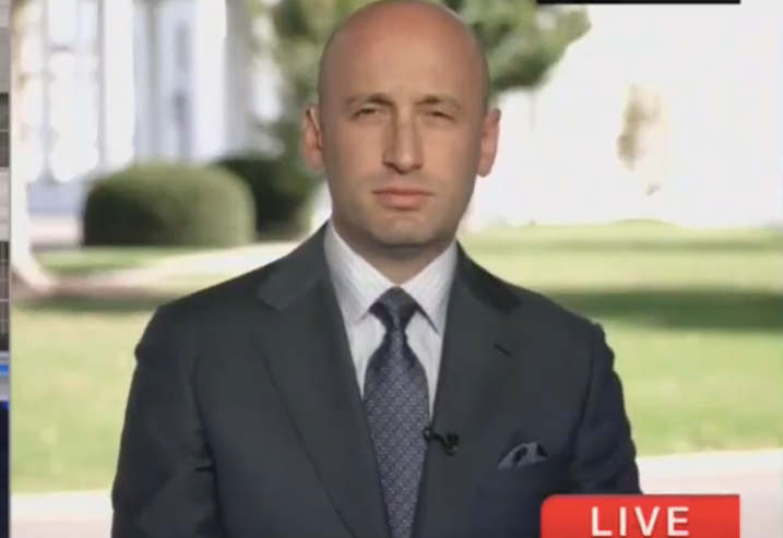 Stephen Miller se afastou do proprietário intermediário depois de se referir à 'autoridade total' de Trump