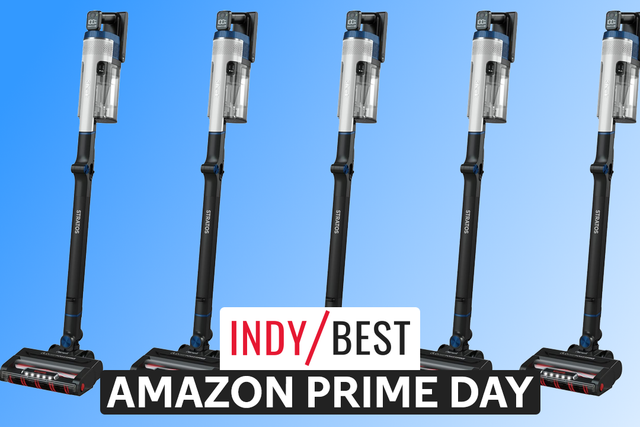 <p>The cordless vacuum cleaner comes in an Amazon-exclusive white and navy colourway</p>