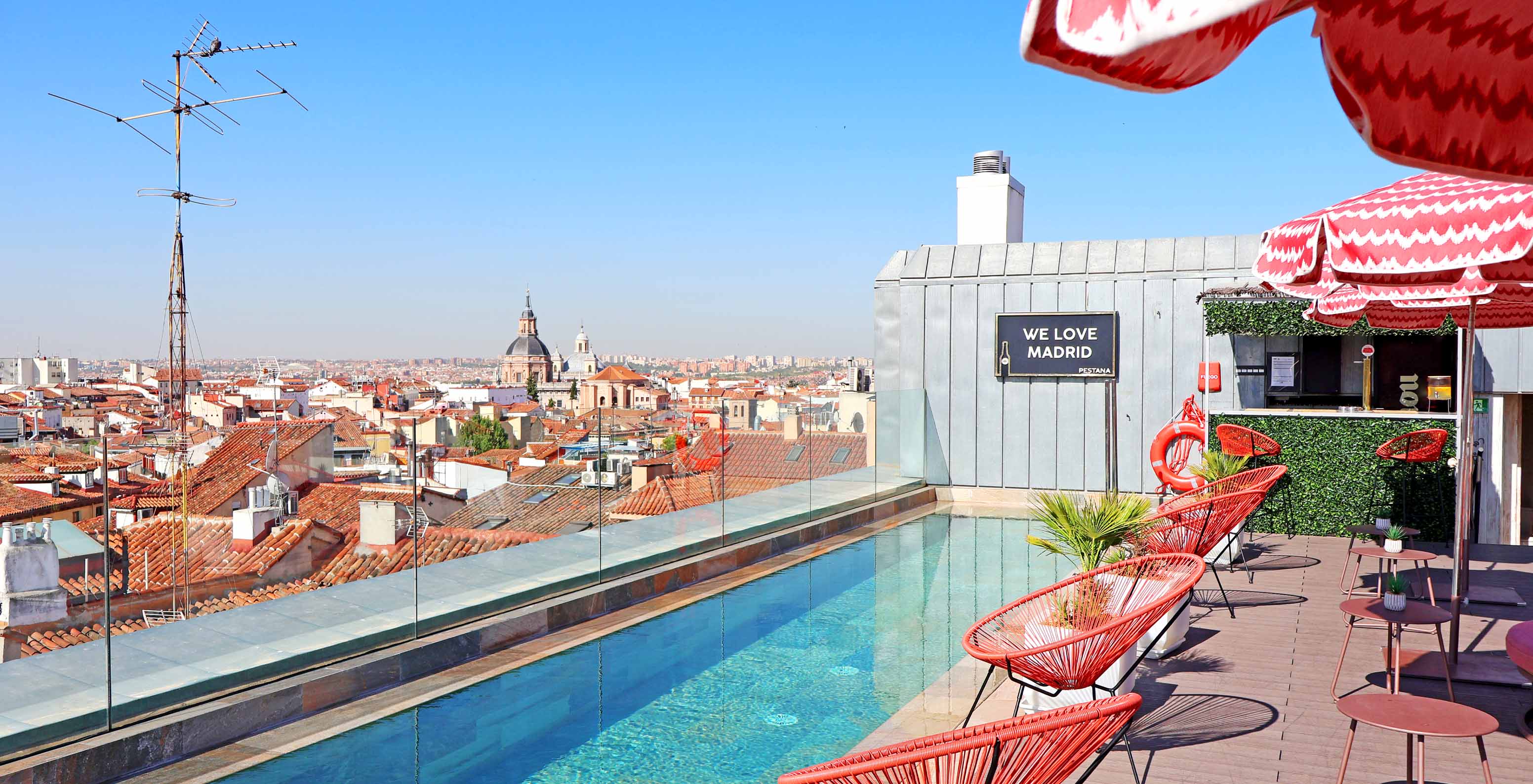 <p>A rooftop pool peering over the city skyline gives Pestana Plaza Mayor Madrid the edge</p>