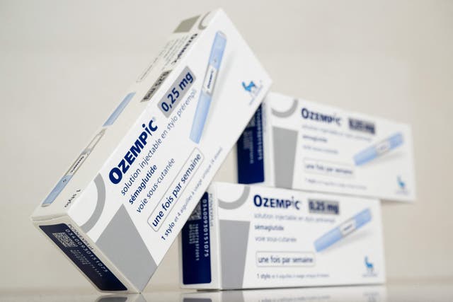<p>Uno de cada ocho adultos en EE. UU. dijo haber usado un fármaco GLP-1, como Ozempic, para tratar la diabetes tipo 2 y la obesidad</p>