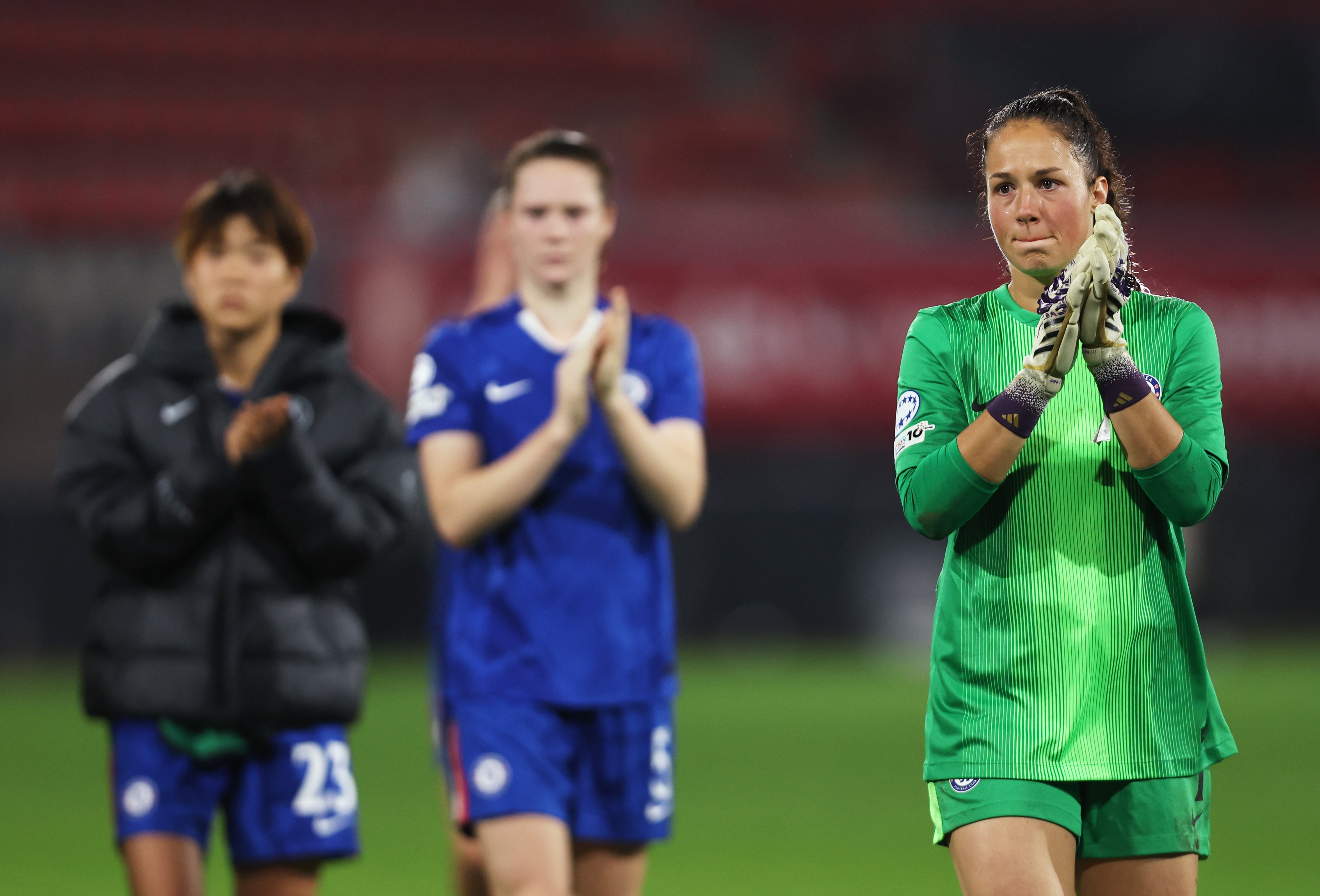 <p>Livia Peng of Chelsea applauds the crowd after the UEFA Women's Champions League 2025/26 league phase match</p>