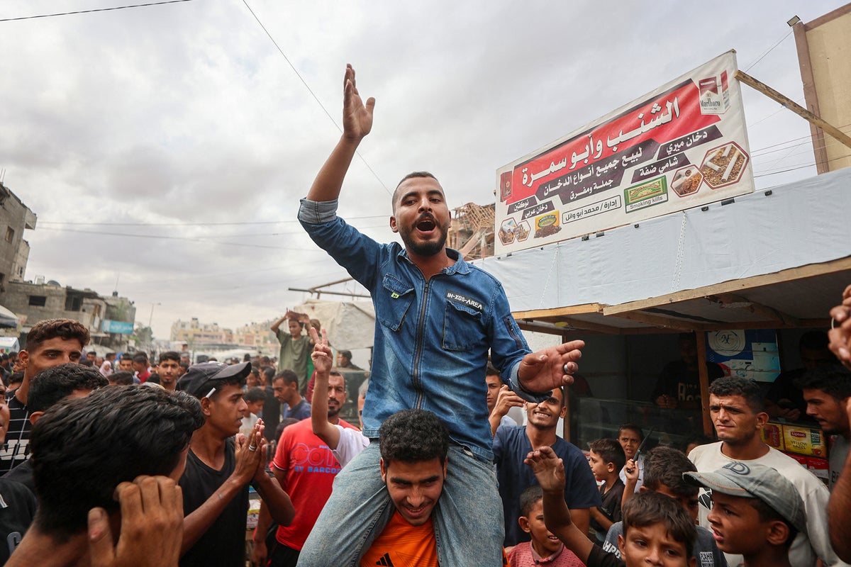 Gaza latest: Israel announces when Hamas ceasefire will take effect after Trump peace deal signed