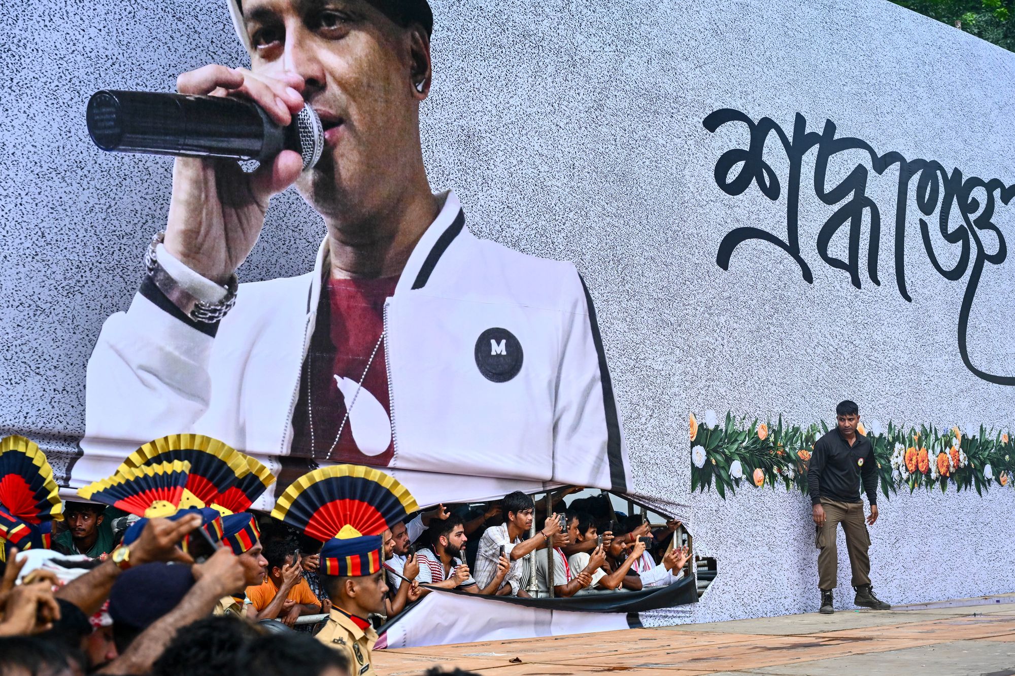 Fans throng during the cremation of Indian musician Zubeen Garg, on the outskirts of Guwahati