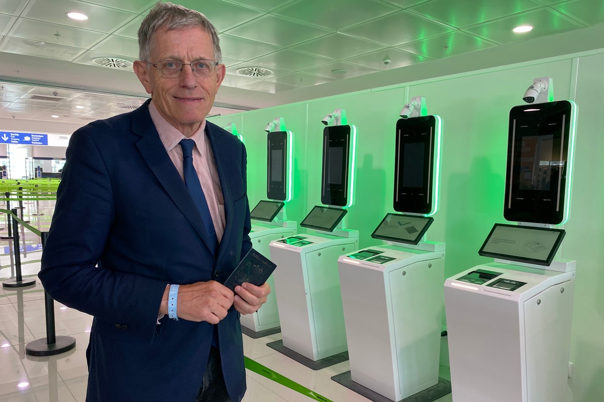 EU entry-exit system: Which airports are busiest for biometric checks – and when?