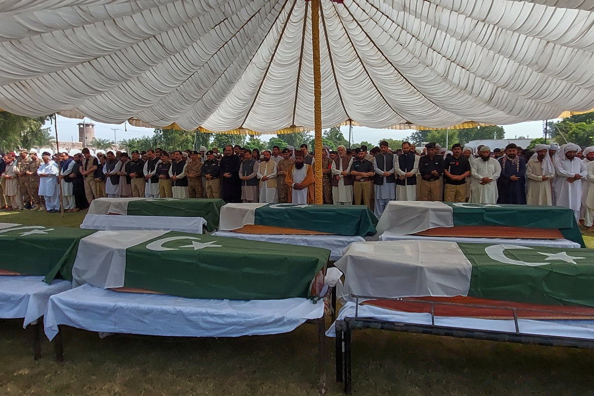 Militant attack on Pakistani police station kills at least 7 officers and wounds 13