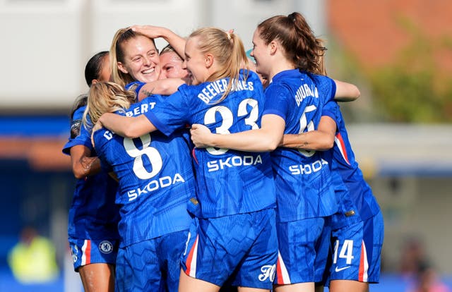 <p>Keira Walsh scored for Chelsea as the champions returned top </p>