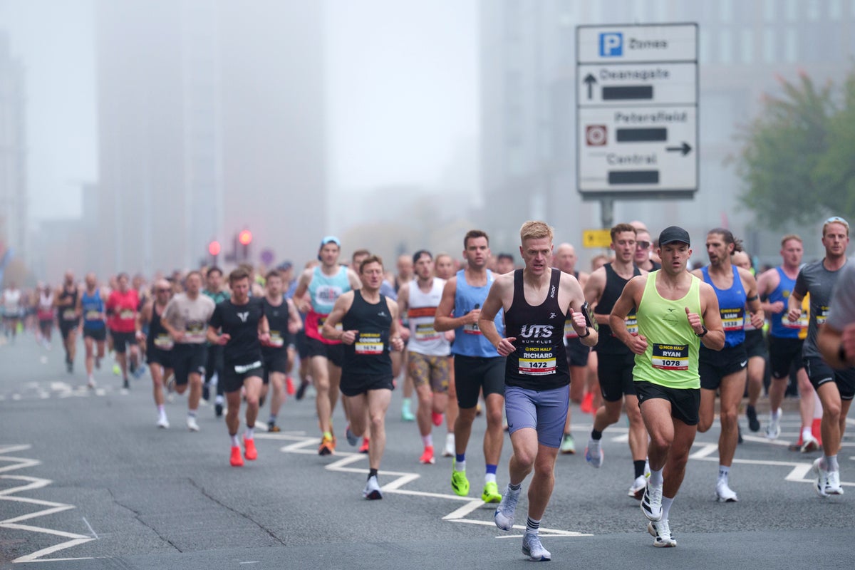 Manchester Half Marathon hits record numbers as Joe Wigfield storms to win in course record Manchester Half Marathon hits record numbers as Joe Wigfield storms to win in course record