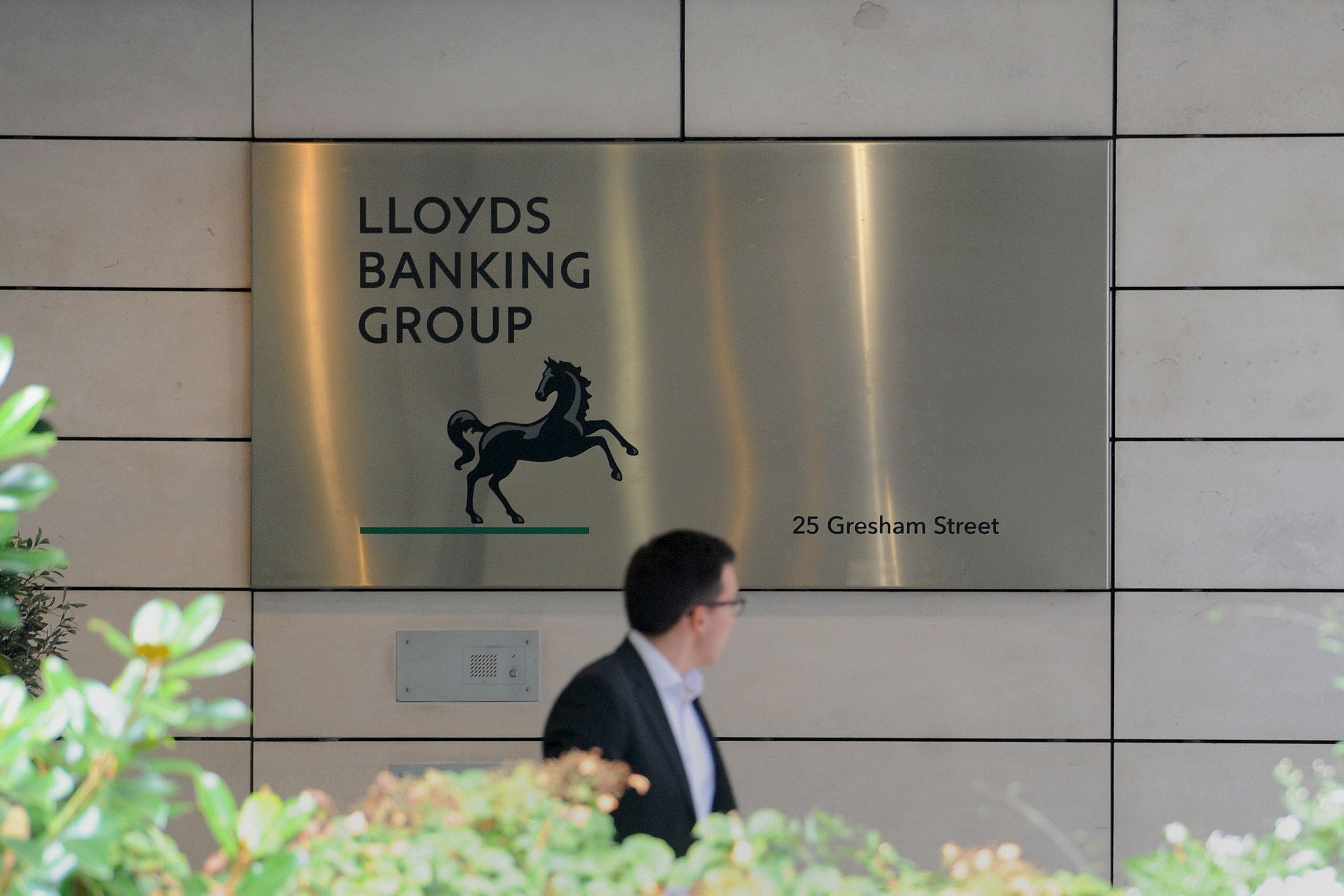O Lloyds Banking Group presumiu que o banco poderia gastar cerca de US$ 2 bilhões no banco para financiar o projeto de compensação (Nick Ansel/PA)