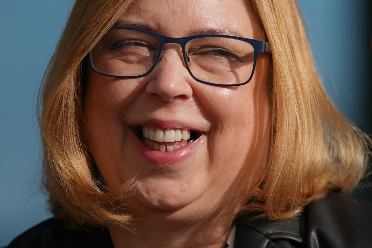 Woman who had double transplant four decades ago is longest survivor