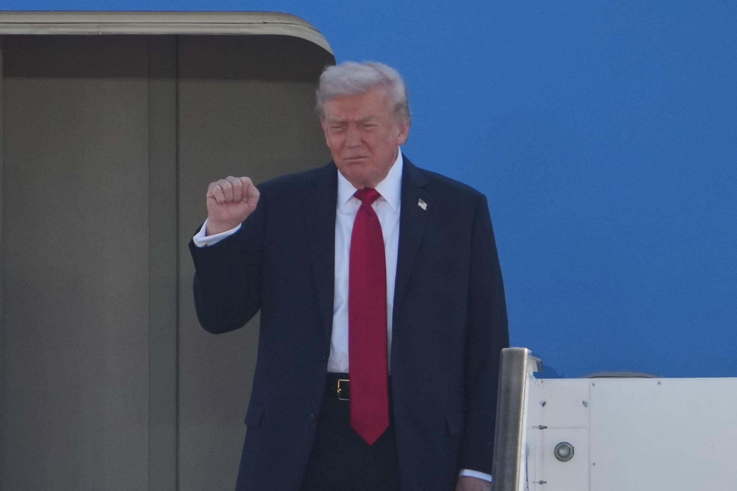 Donald Trump arrives in Tel Aviv after his 20-point plan has led to a ceasefire and hostage exchange in Gaza