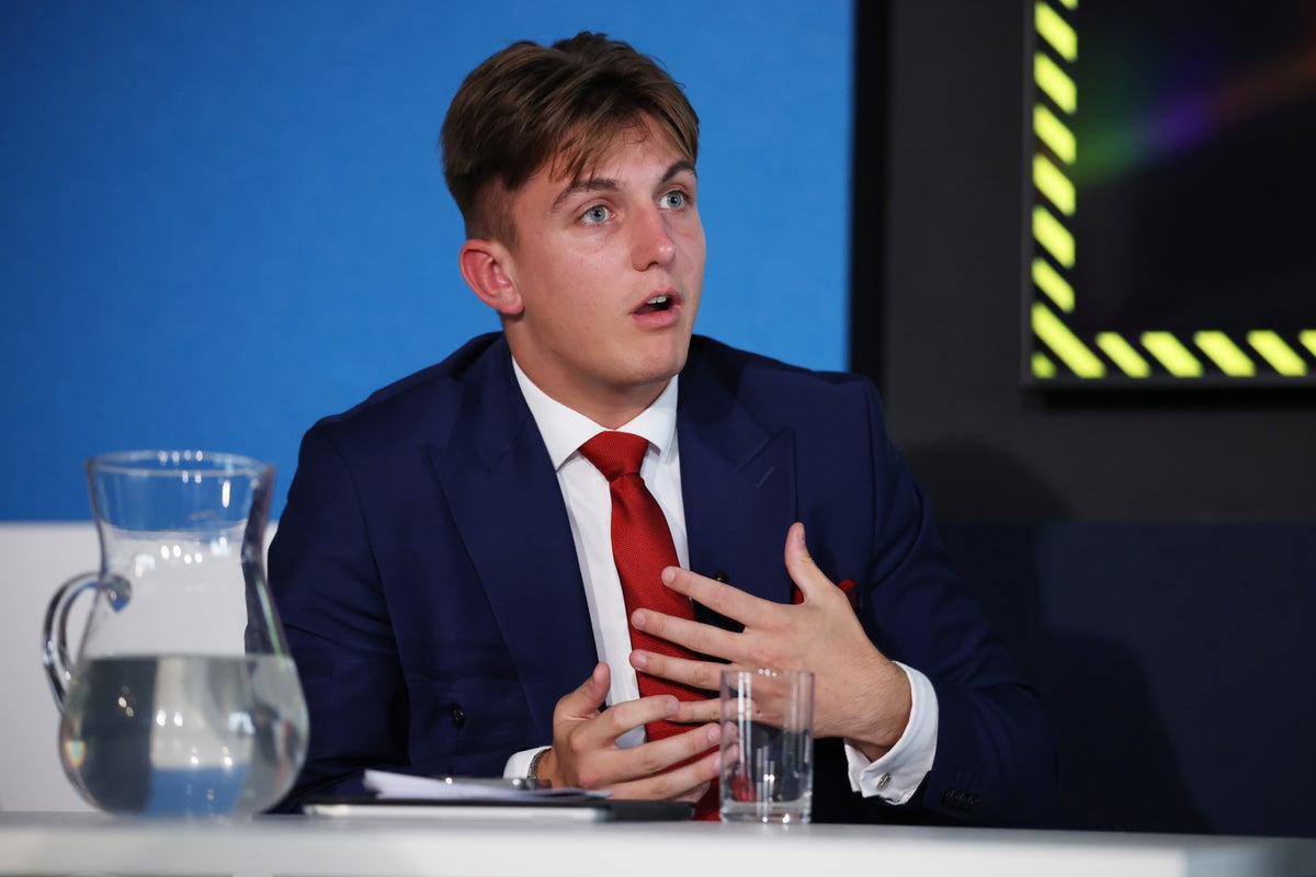 Farage condemns Starmer after street attack on Reform council leader