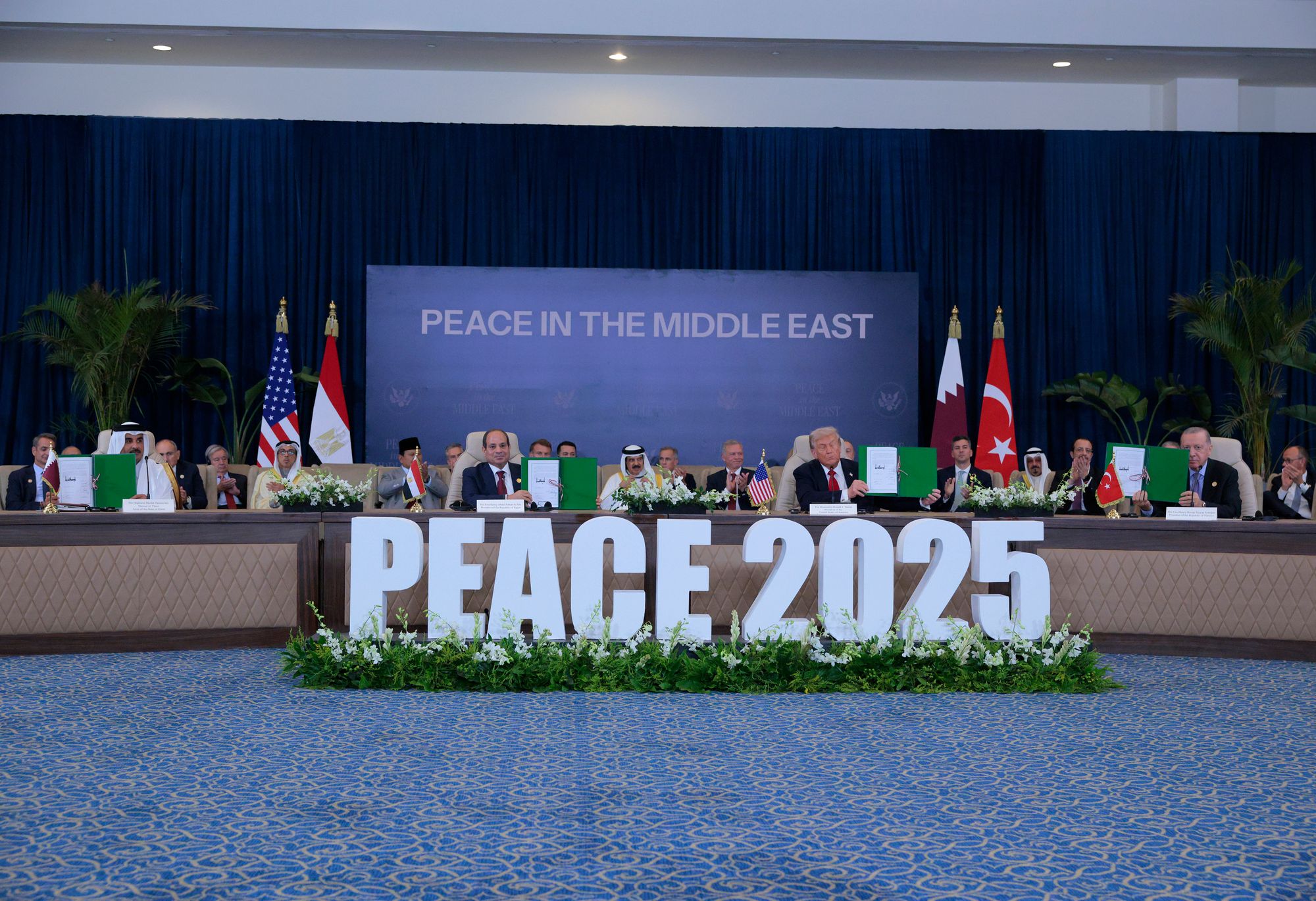 Leaders signed the deal in in Sharm El-Sheikh, Egypt
