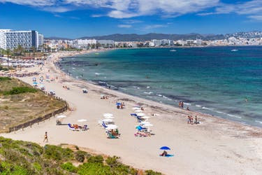 <p>Platja d'en Bossa on Formentera</p>