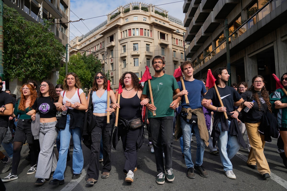Greece sees 2nd general strike this month as unions protest new labor law