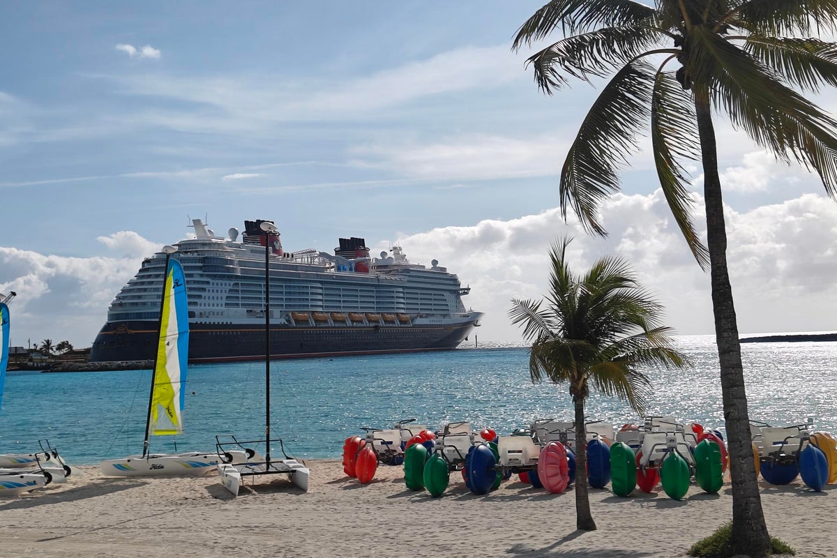 Director of Disney’s Caribbean getaway Castaway Cay accused of raping Florida woman on beach Director of Disney’s Caribbean getaway Castaway Cay accused of raping Florida woman on beach