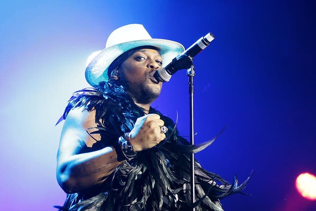 <p>D'Angelo actúa en 2016</p>