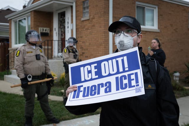 <p>Meta removed a Facebook group allowing members to report ICE sightings in Chicago following pressure from the Justice Department</p>