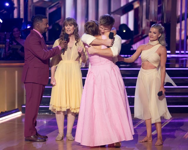 Robert Irwin seen in tears off stage after emotional DWTS tribute to ...