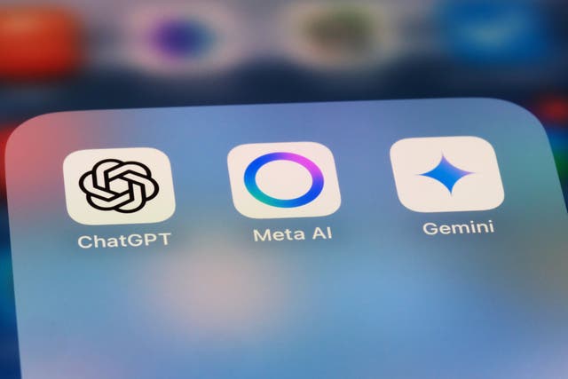 <p>Aplicaciones Meta AI, ChatGPT y Gemini en un smartphone en Shanghai, China, el 20 de abril de 2025</p>