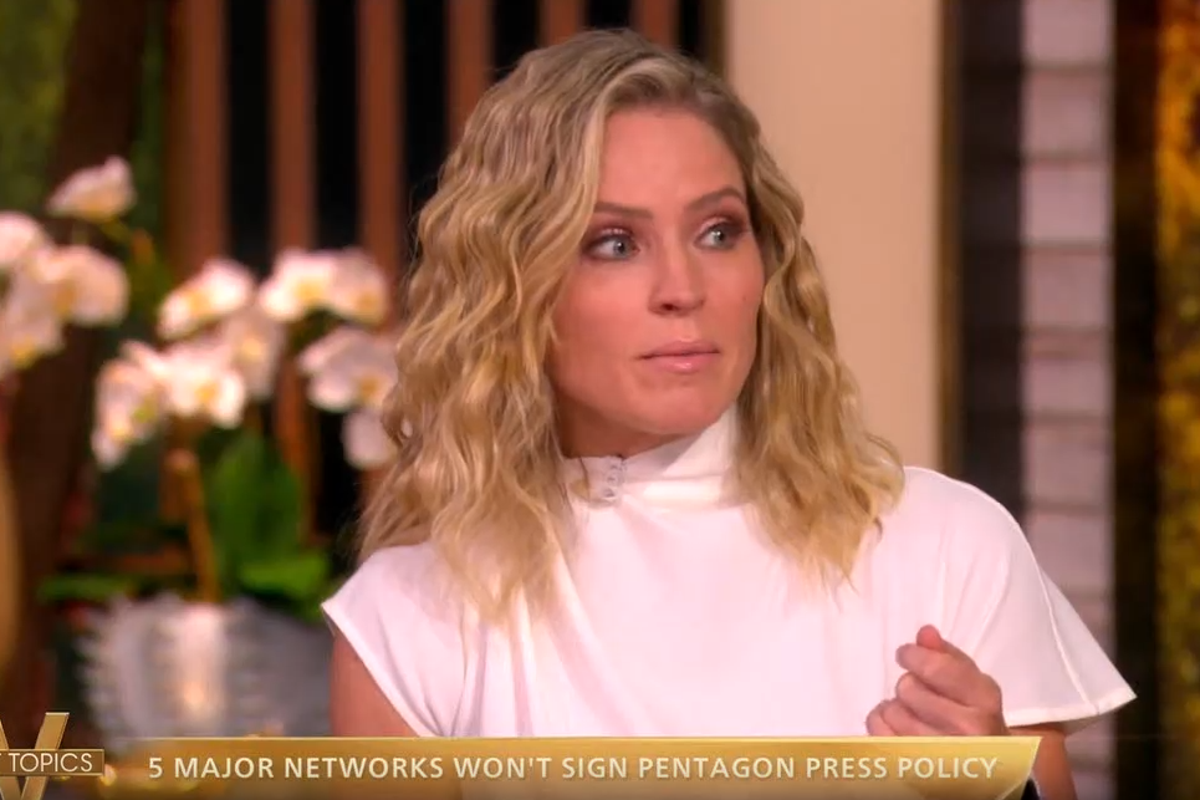 The View commends right-wing networks for rejecting Pentagon press restrictions