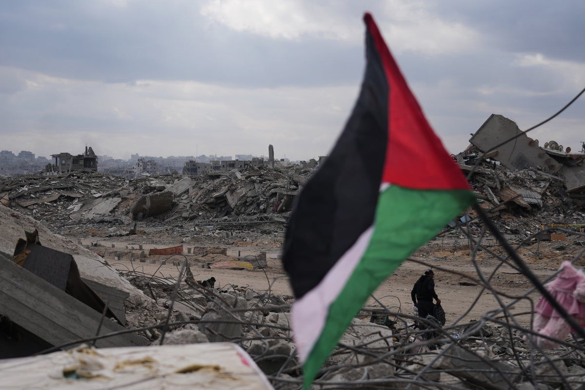 https://static.independent.co.uk/2025/10/15/19/APTOPIX_Israel_Palestinians_Gaza_85723.jpg?width=1200&height=800&crop=1200:800