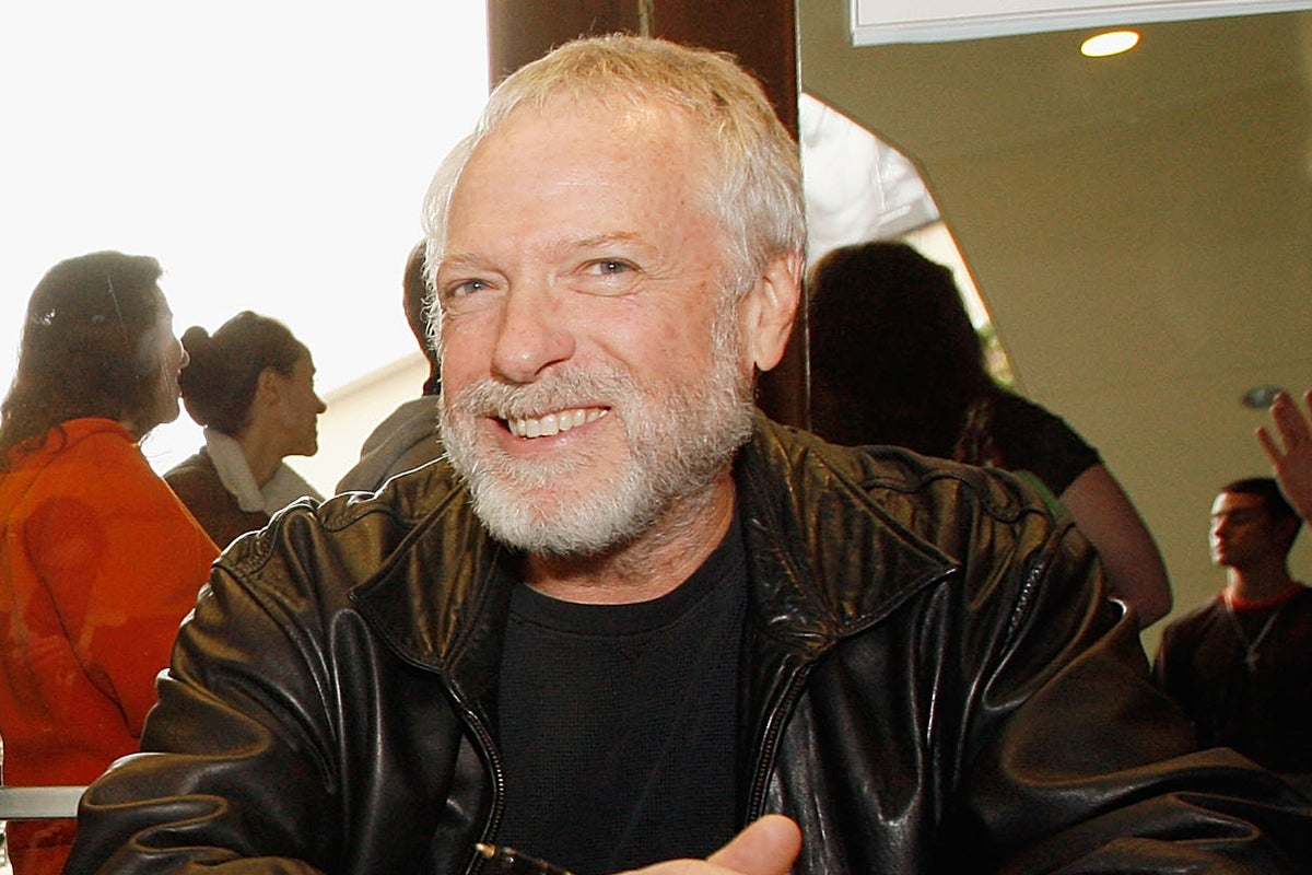 Drew Struzan death: Legendary poster artist for Spielberg and Lucas classics dies at 78 Drew Struzan death: Legendary poster artist for Spielberg and Lucas classics dies at 78