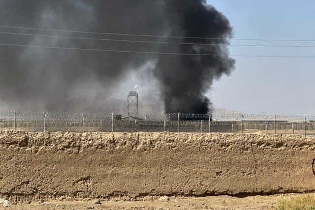 <p>Smoke rises after a shell exploded during clashes between Pakistani and Afghan forces near Chaman</p>