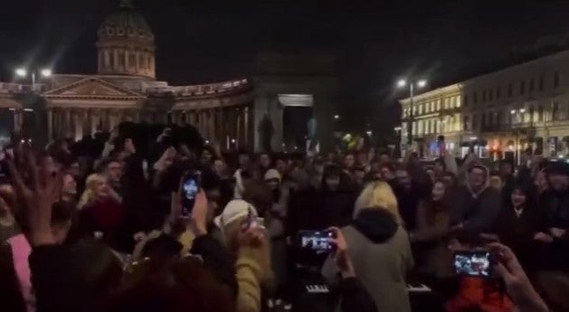 <p>Crowds could be heard chanting the chorus: “I want to watch the ballet, let the swans dance. Let the old man shake in fear for his lake”</p>