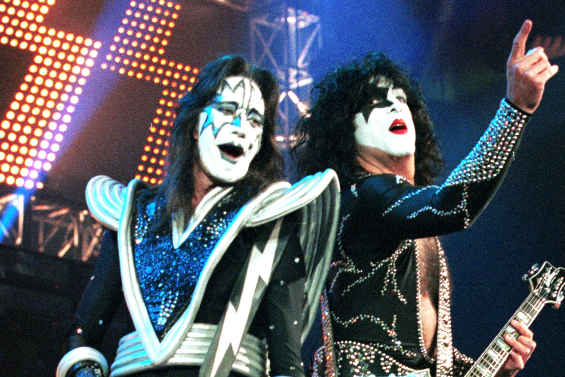Kiss founding member Ace Frehley reportedly on life support, weeks after  canceling tour dates over health issues | The Independent