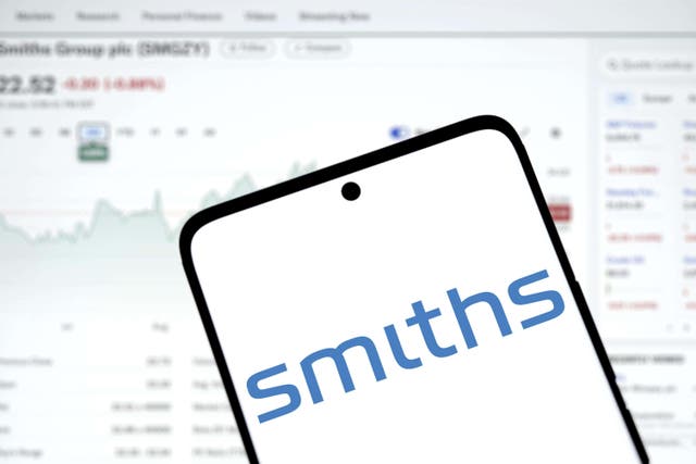 Engineering conglomerate Smiths Group has agreed the sale of its Smiths Interconnect business to US electronic components maker Molex Electronic in a deal worth £1.3 billion following investor pressure to break up the firm.