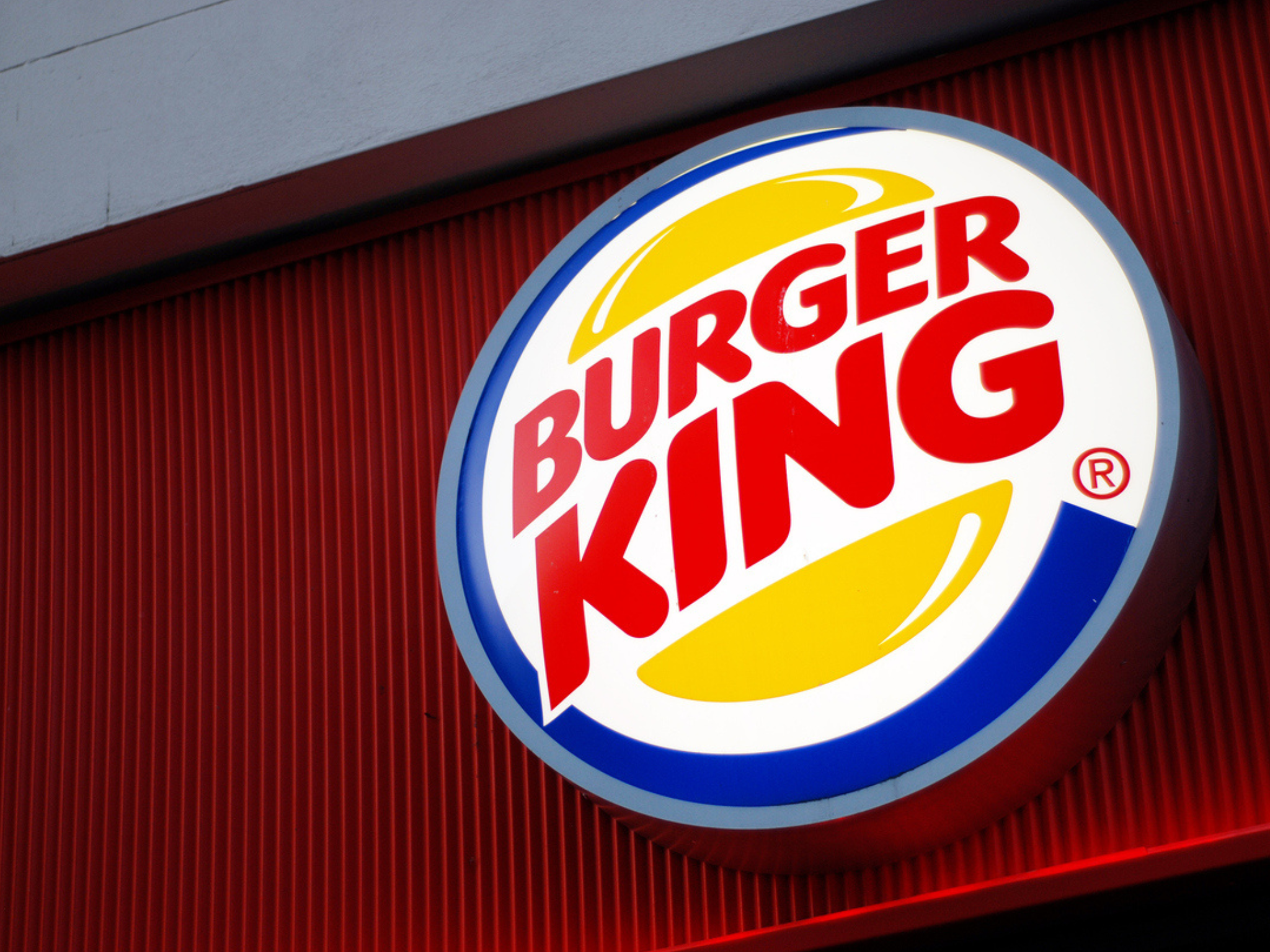 Kids can choose between a cheeseburger, hamburger or chicken nuggets