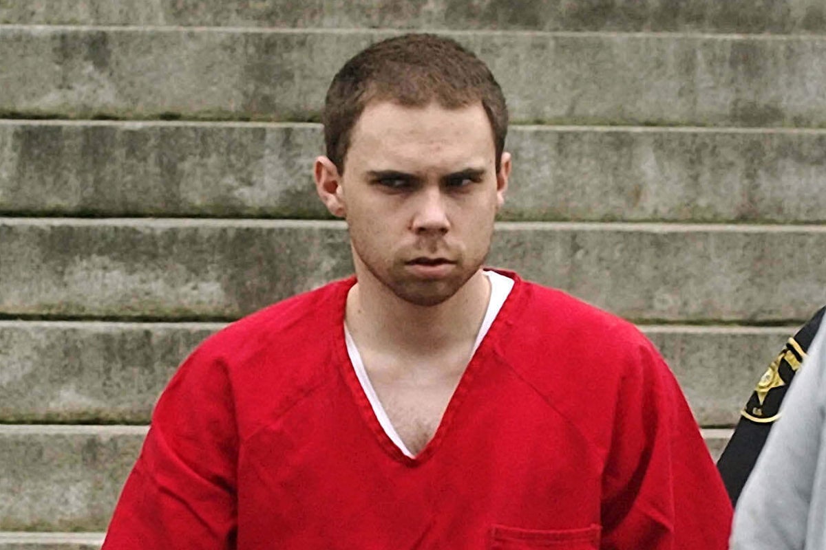 Triple murderer to be killed by firing squad after terrorizing town and leaving taunting messages for police in victim’s blood Triple murderer to be killed by firing squad after terrorizing town and leaving taunting messages for police in victim’s blood