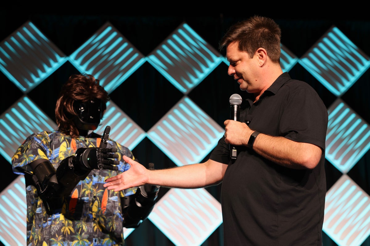 Why Silicon Valley is arming up with defense contracts Why Silicon Valley is arming up with defense contracts