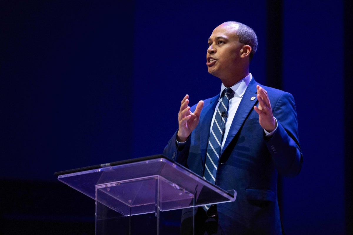 Virginia’s AG debate spotlights Democratic candidate’s ‘abhorrent’ texts likening rival to Hitler: ‘I am ashamed’