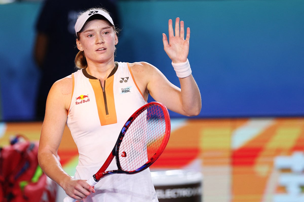 Elena Rybakina earns major WTA Finals boost with win over Jasmine Paolini 