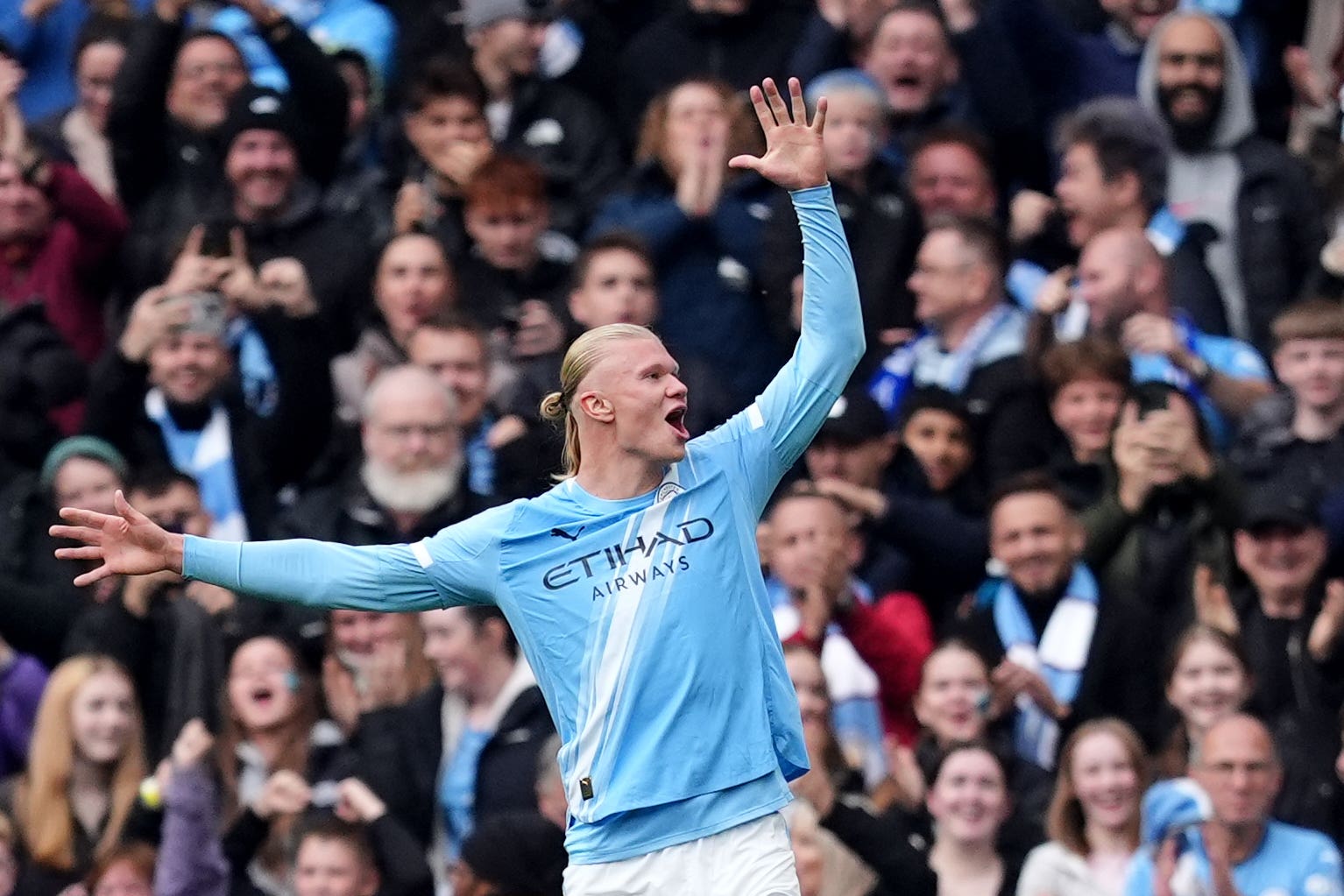 Erling Haaland scored another two goals for Manchester City against Everton
