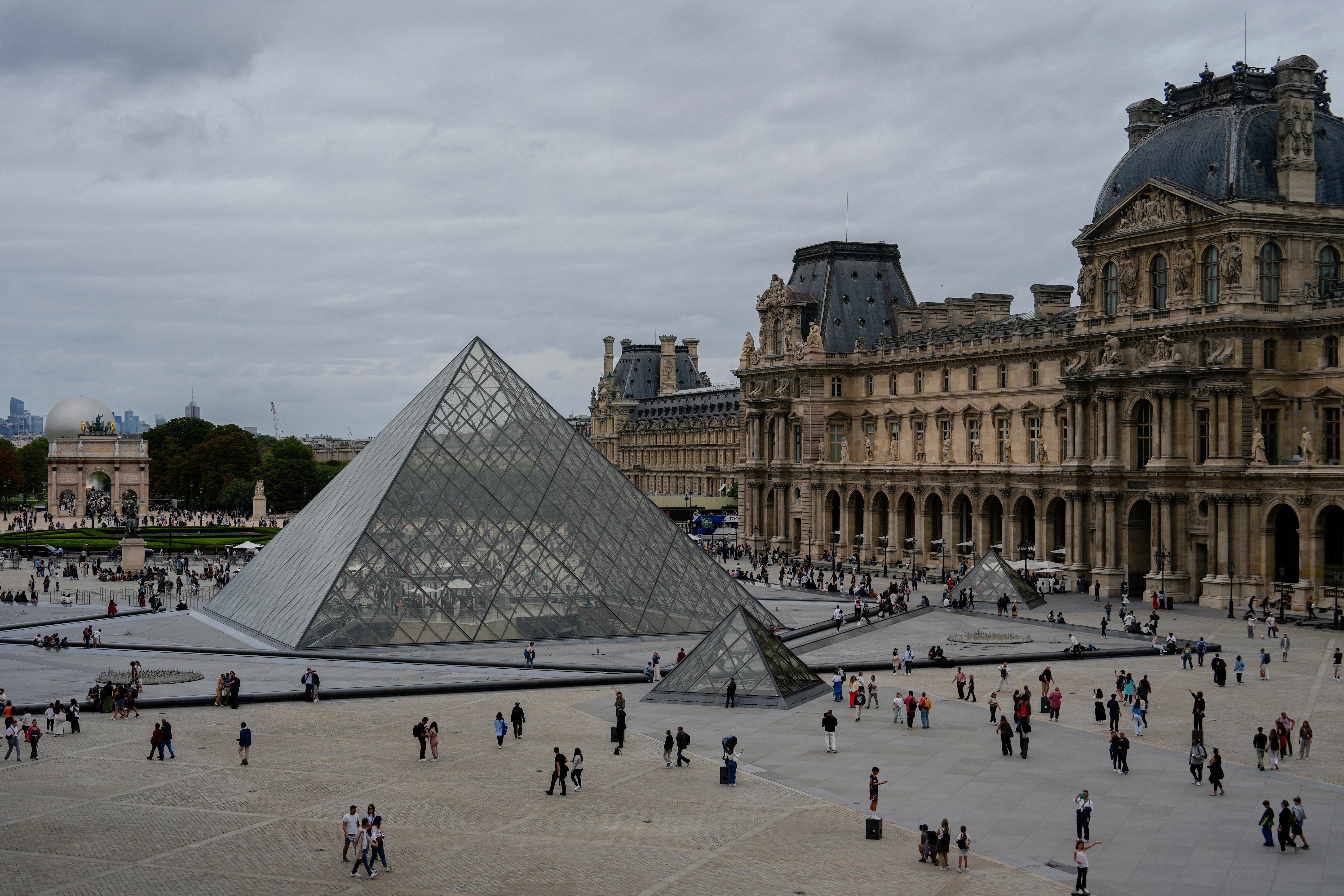 FRANCIA-LOUVRE