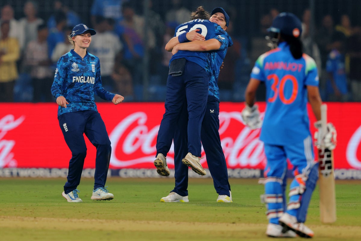 England Edge India by Four Runs to Reach Women's Cricket World Cup Semifinals