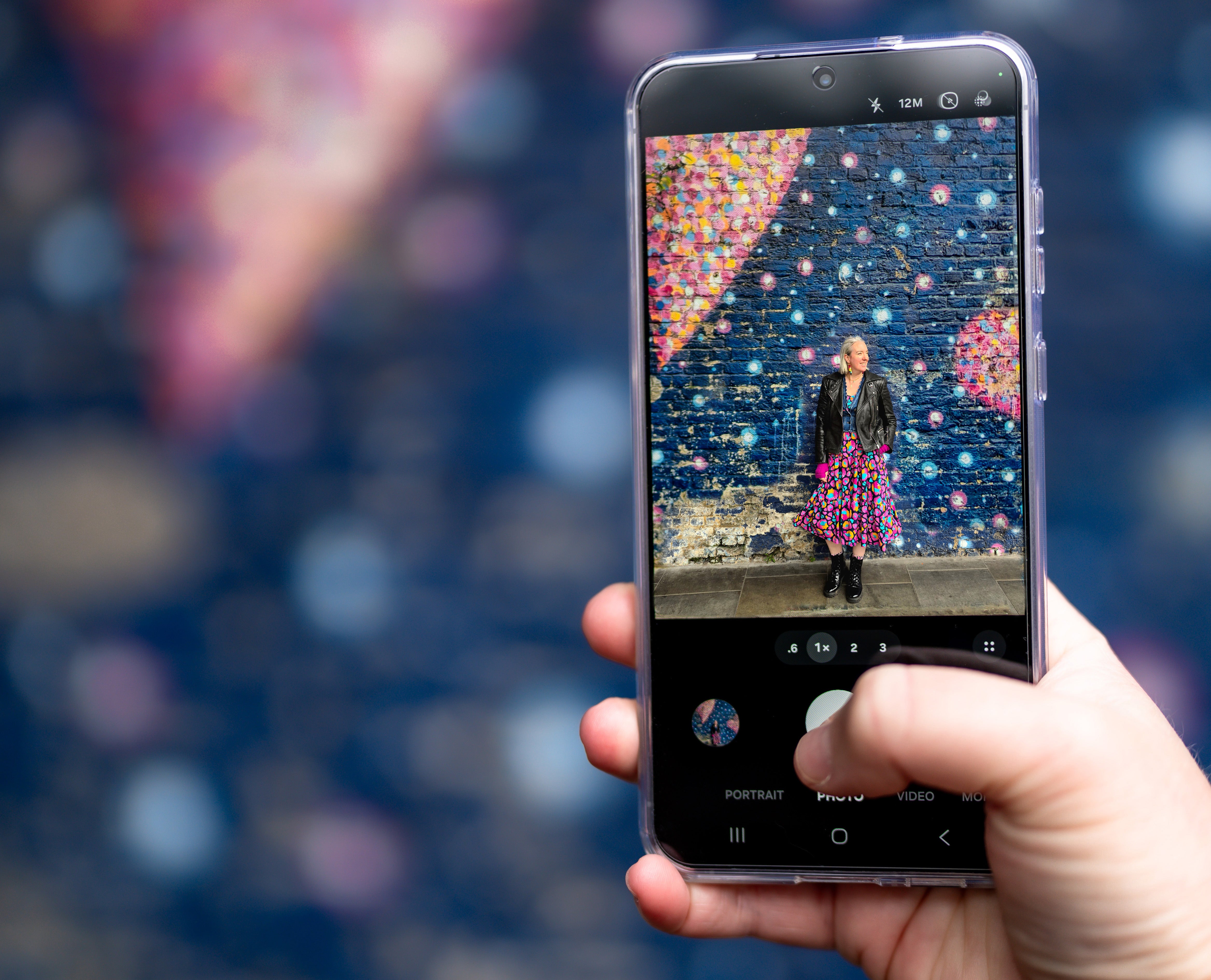 The Galaxy S25 FE comes with inbuilt AI-powered editing functions so you can perfect your images before you share