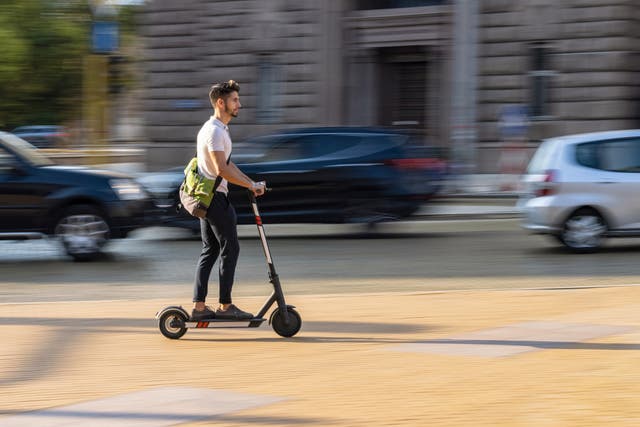 <p>Prague is set to outlaw electric scooter rentals from January 2026.</p>