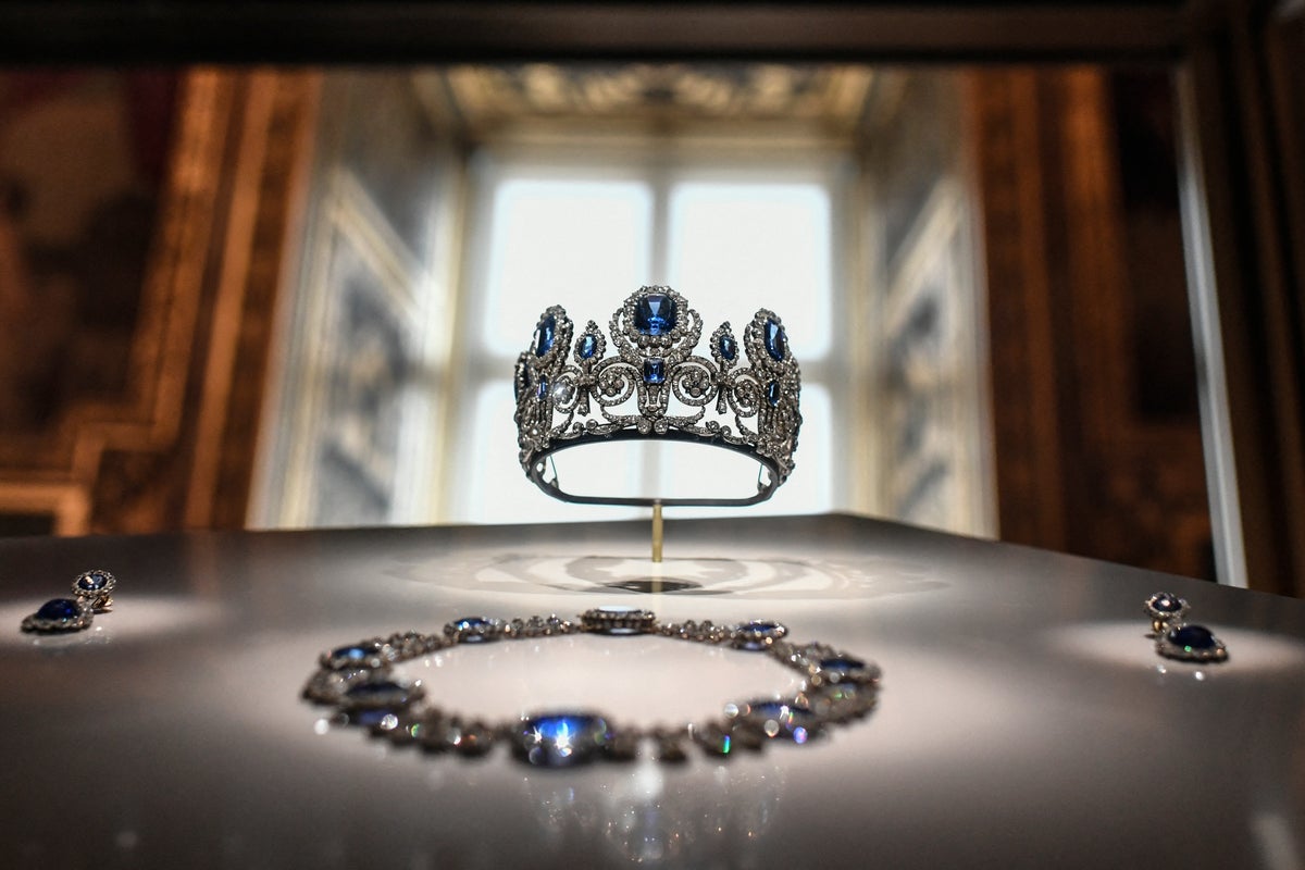 Here's where the royal jewels stolen from the Louvre could end up