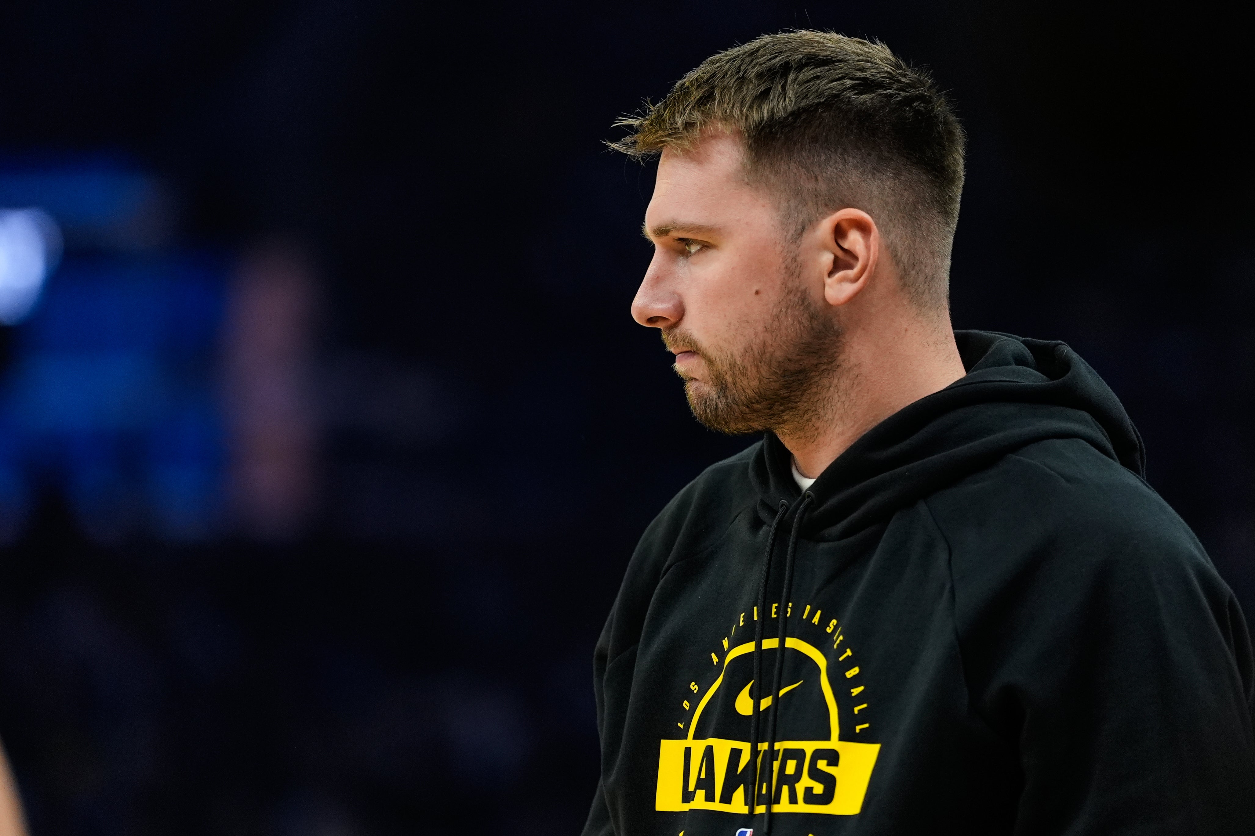LAKERS DONCIC
