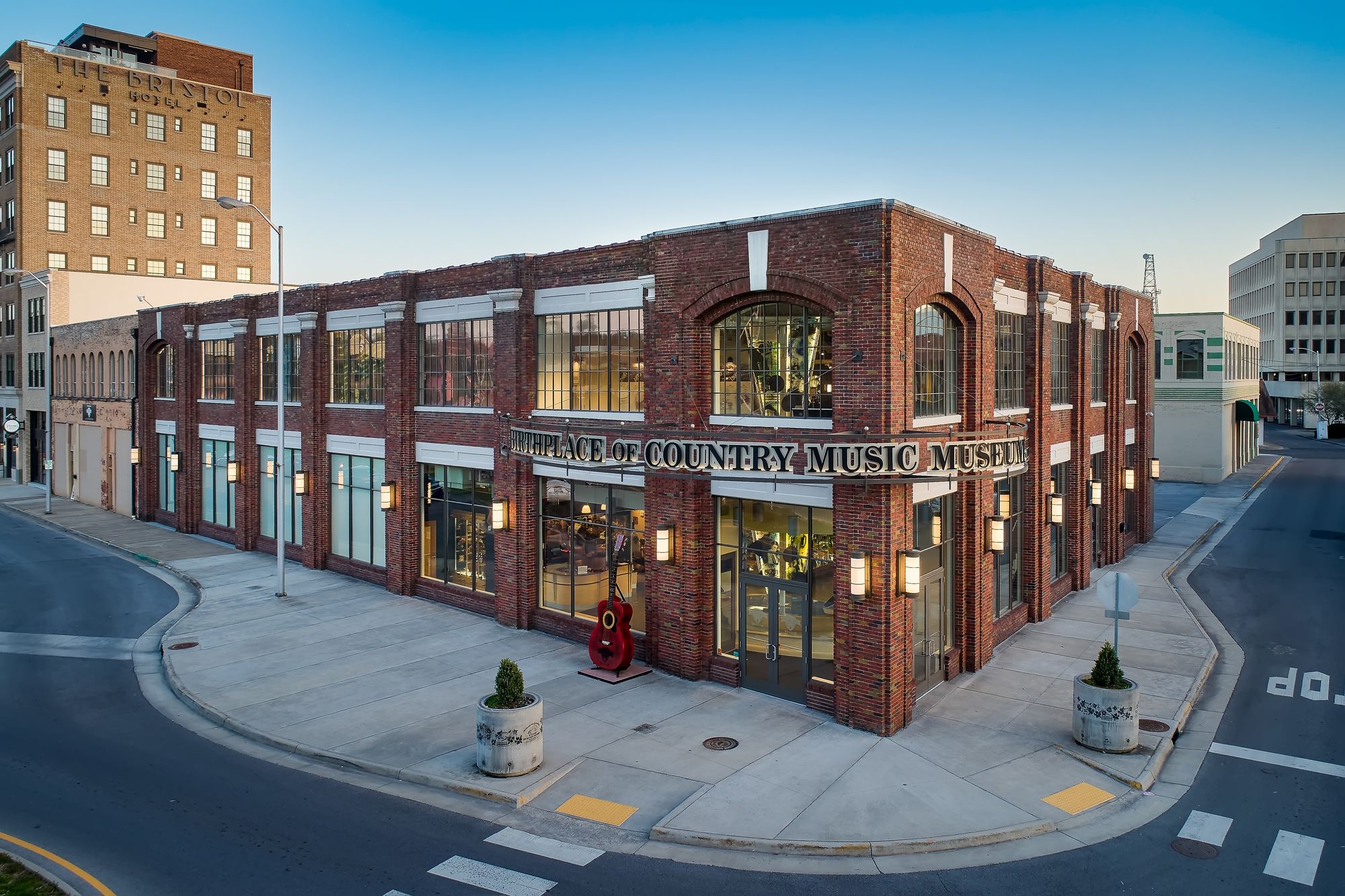 The Birthplace of Country Music Museum in Bristol features interactive exhibits and hosts a weekly jam session