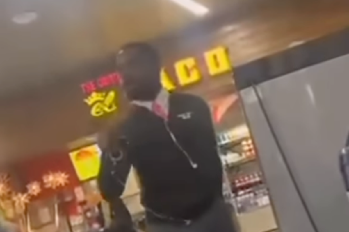 Delta flight attendant dresses down Southwest Airlines gate agent as they go at each other in viral video: ‘Ghetto’