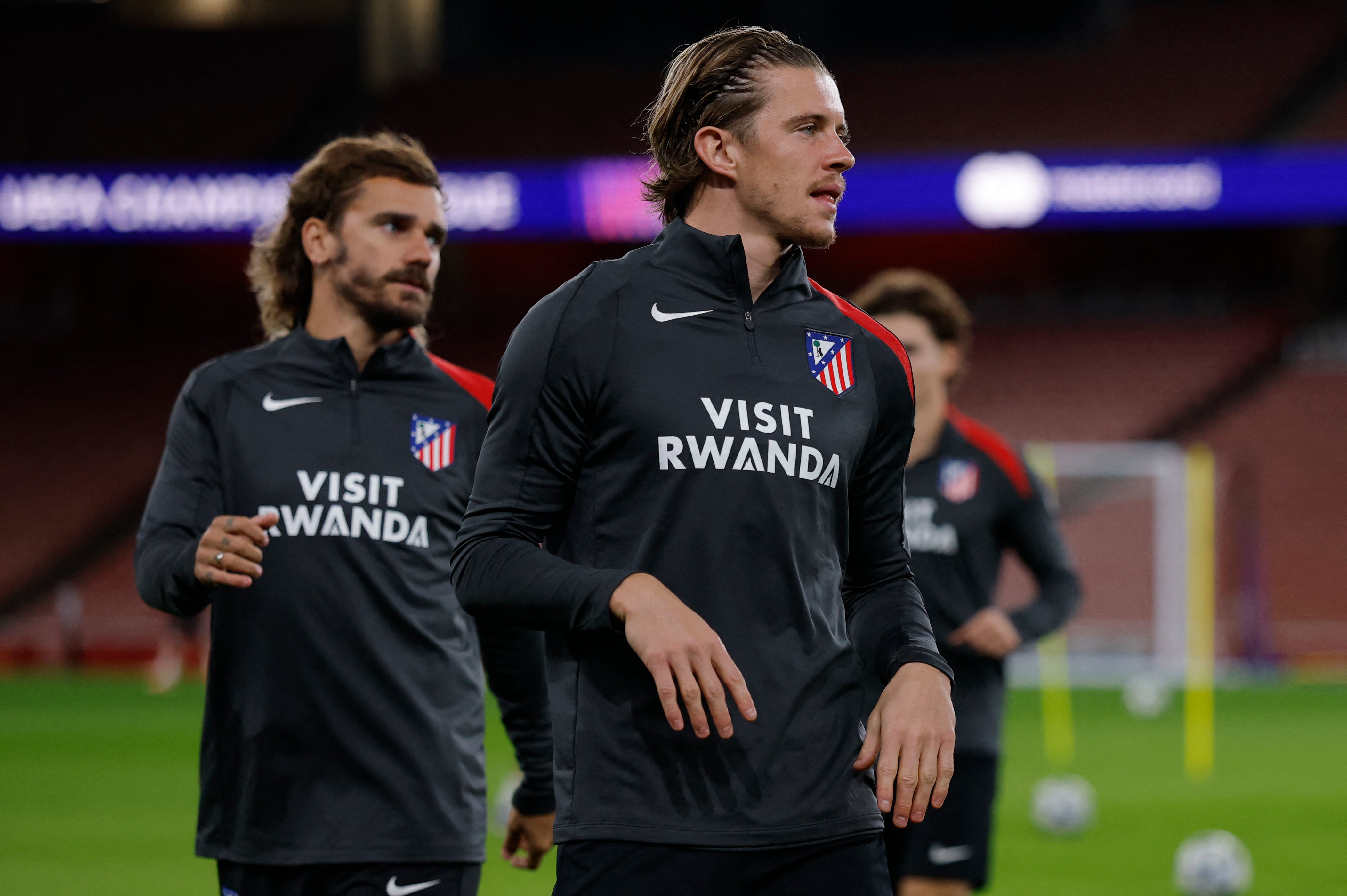 Atletico Madrid's Conor Gallagher and Antoine Griezmann during training with teammates