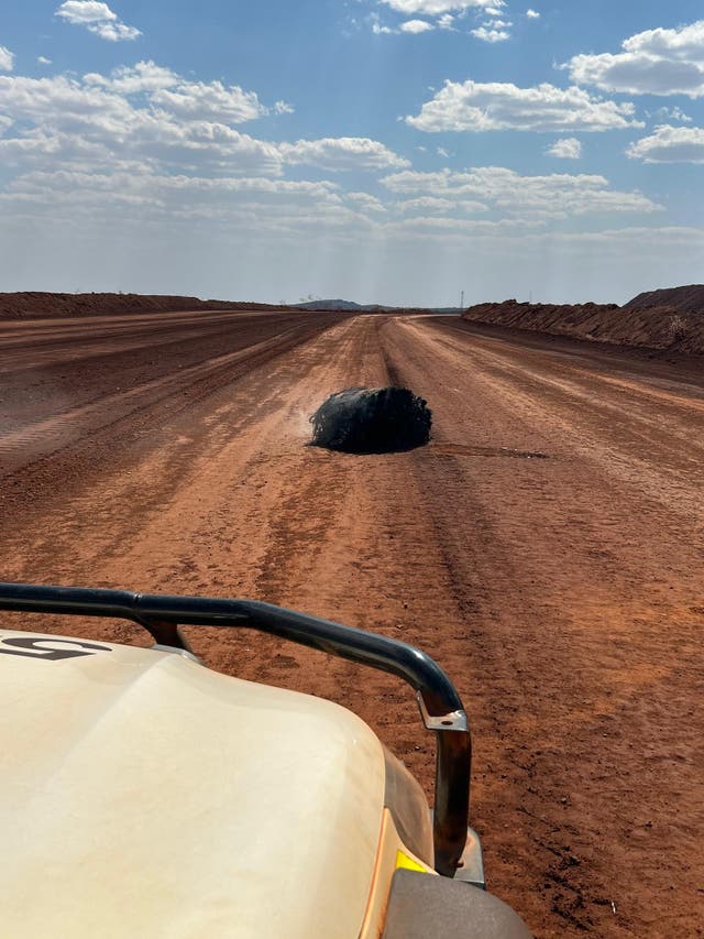 <p>Strange metal debris found in Australian Outback</p>